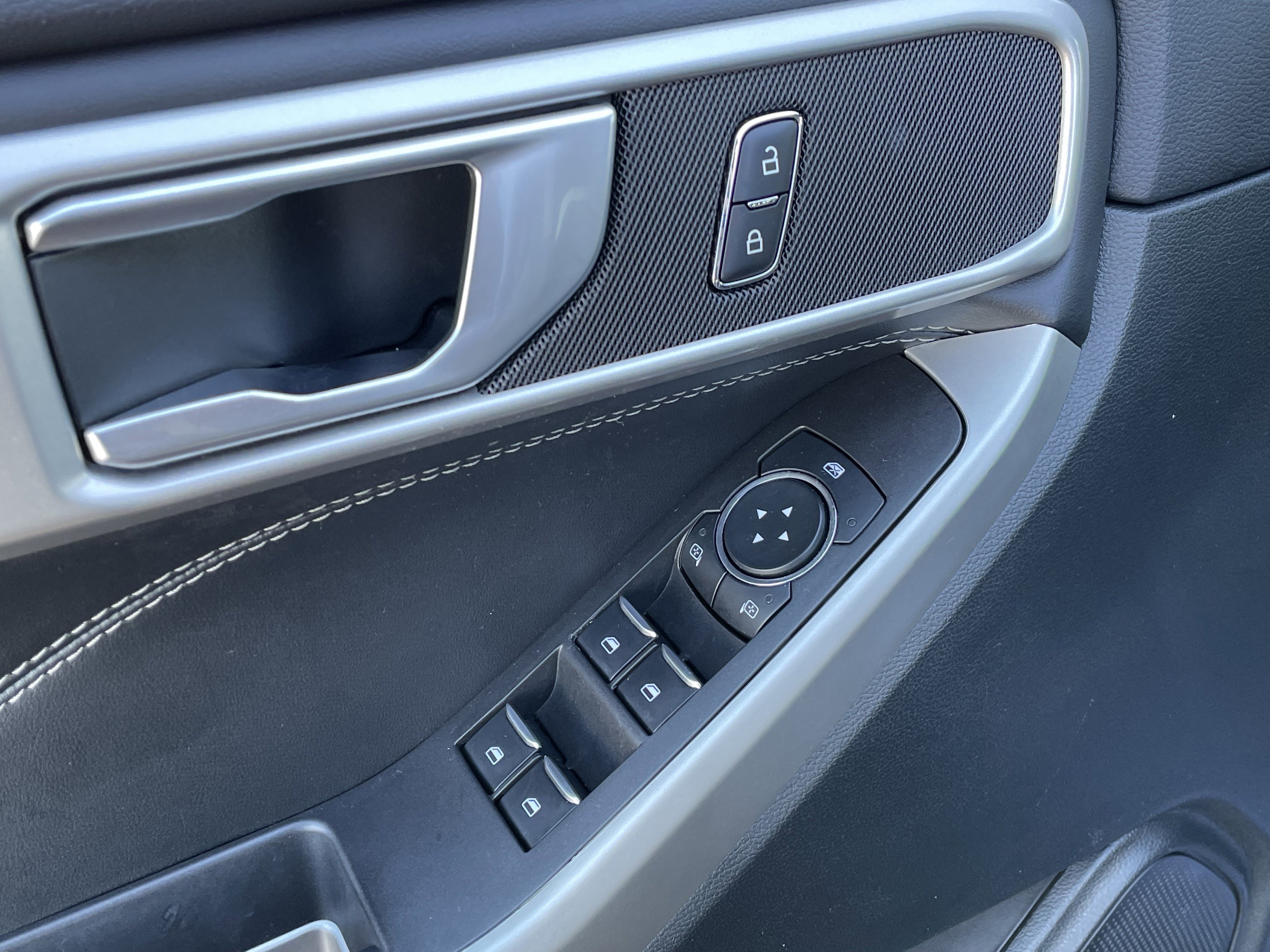 Used 2023 Ford Explorer XLT w/ Equipment Group 202A image 13