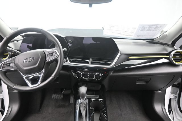 Used 2025 Chevrolet Trax ACTIV FWD image 23