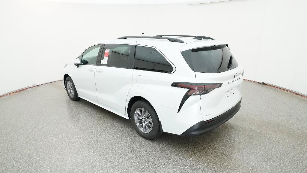 New 2026 Toyota Sienna XLE FWD image 8