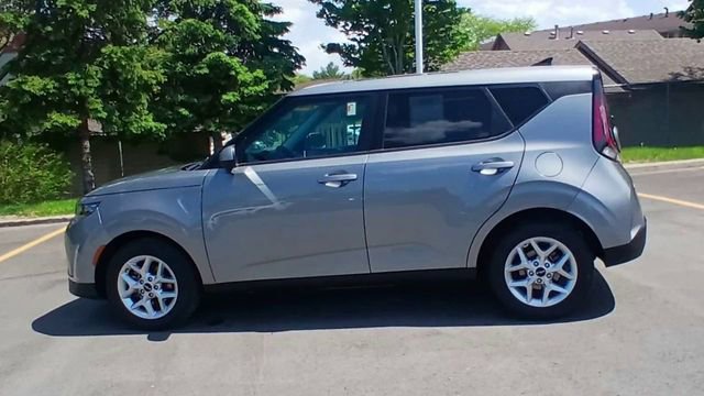 Certified 2025 Kia Soul LX w/ LX Technology Package FWD image 8