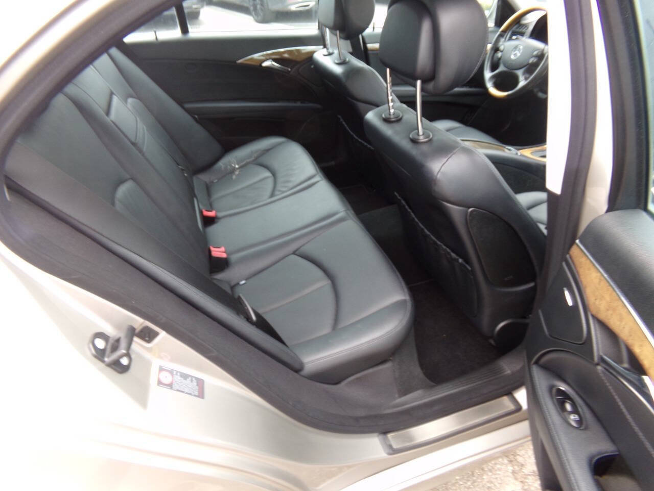 Used 2008 Mercedes-Benz E 350 4MATIC Sedan image 22