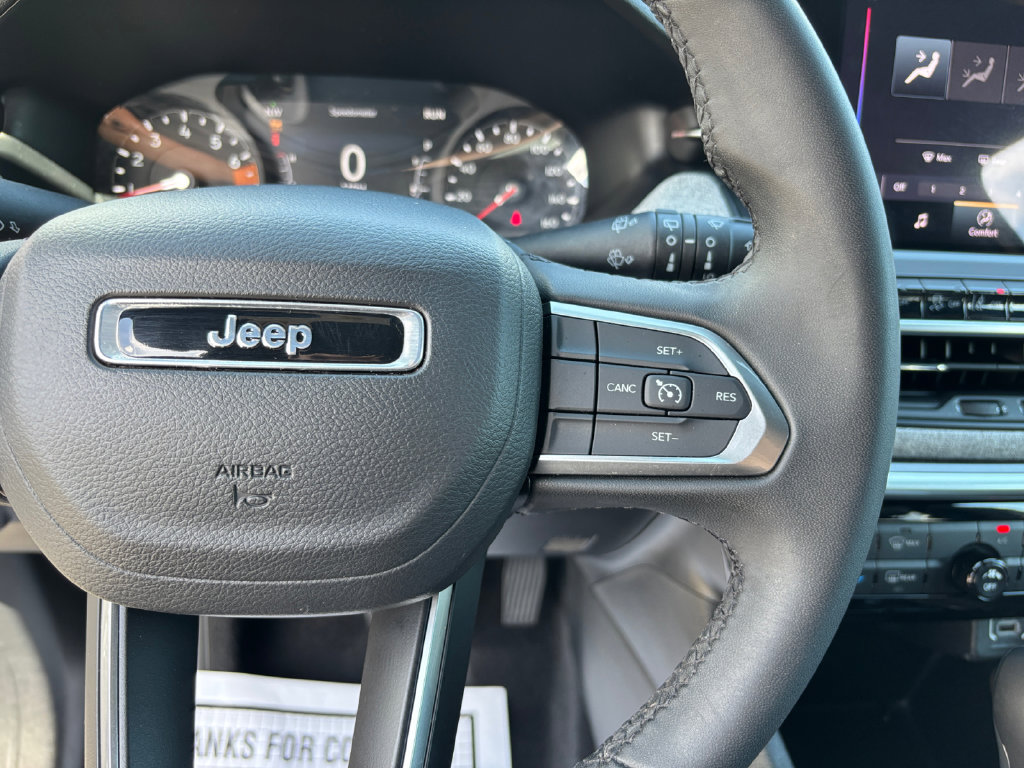Used 2024 Jeep Compass Latitude AWD/4WD image 20
