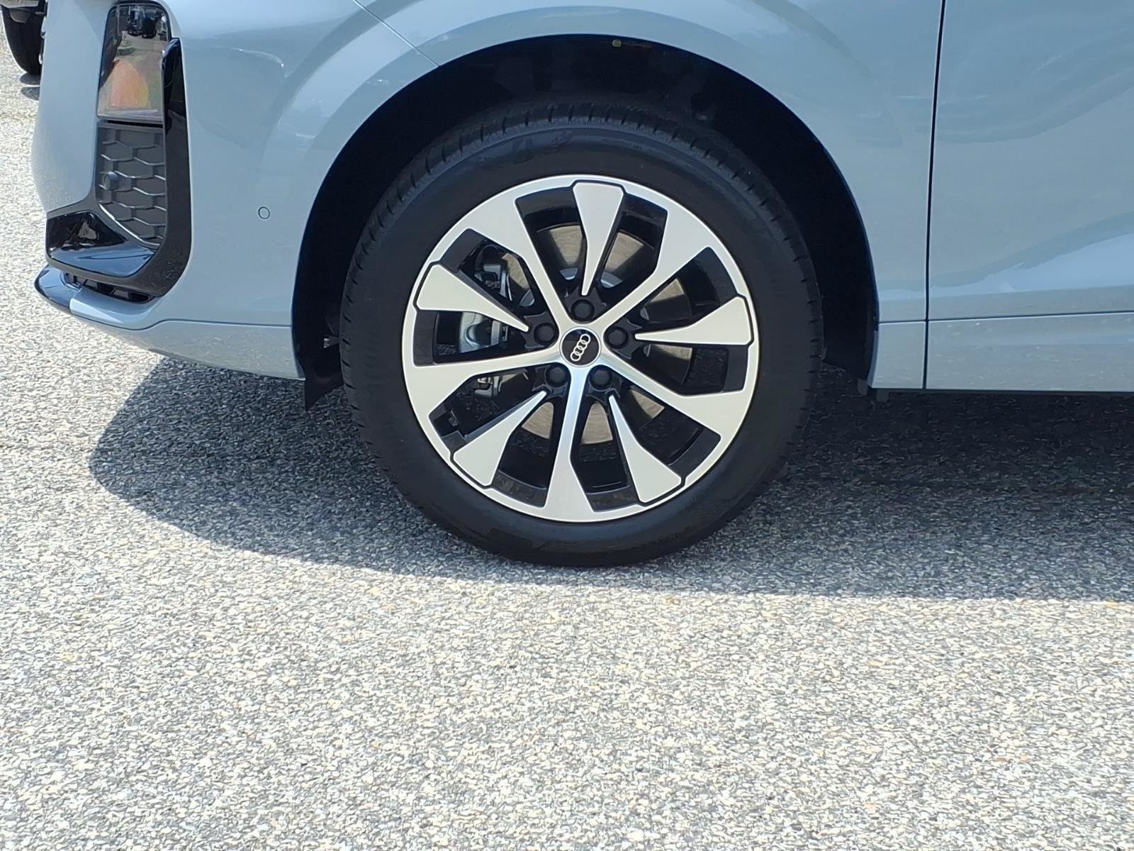 New 2026 Audi Q3 quattro 2.0T AWD/4WD image 10