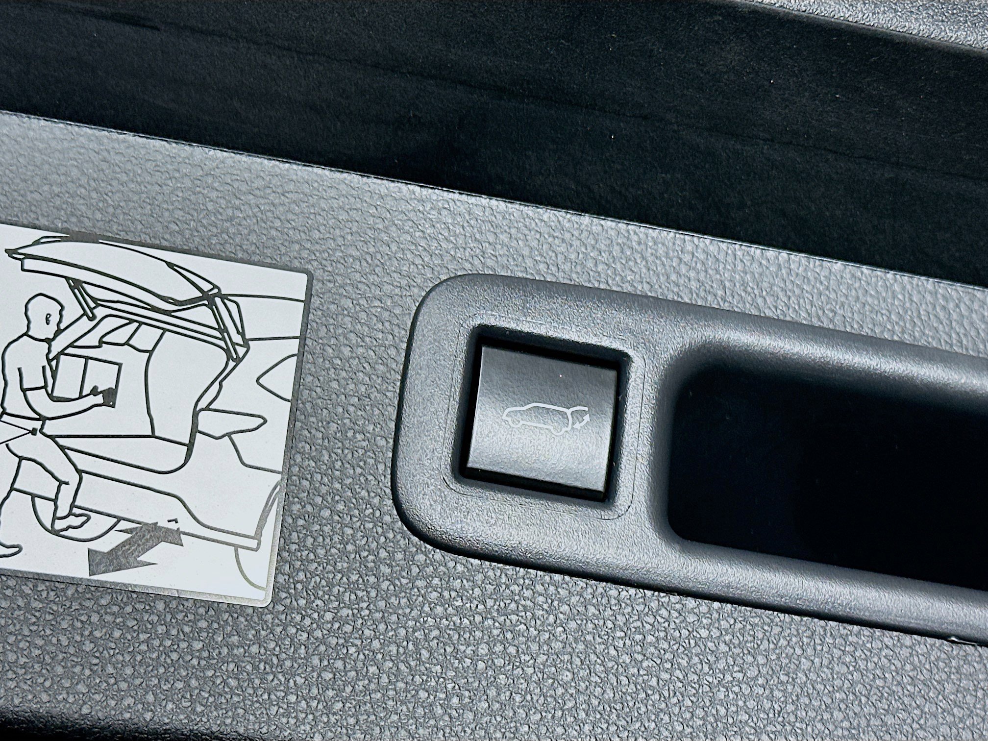 Used 2024 Toyota Highlander XLE image 32