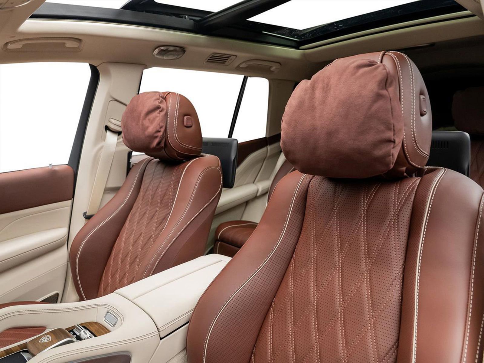 Used 2026 Mercedes-Benz Maybach GLS 600 4MATIC image 38