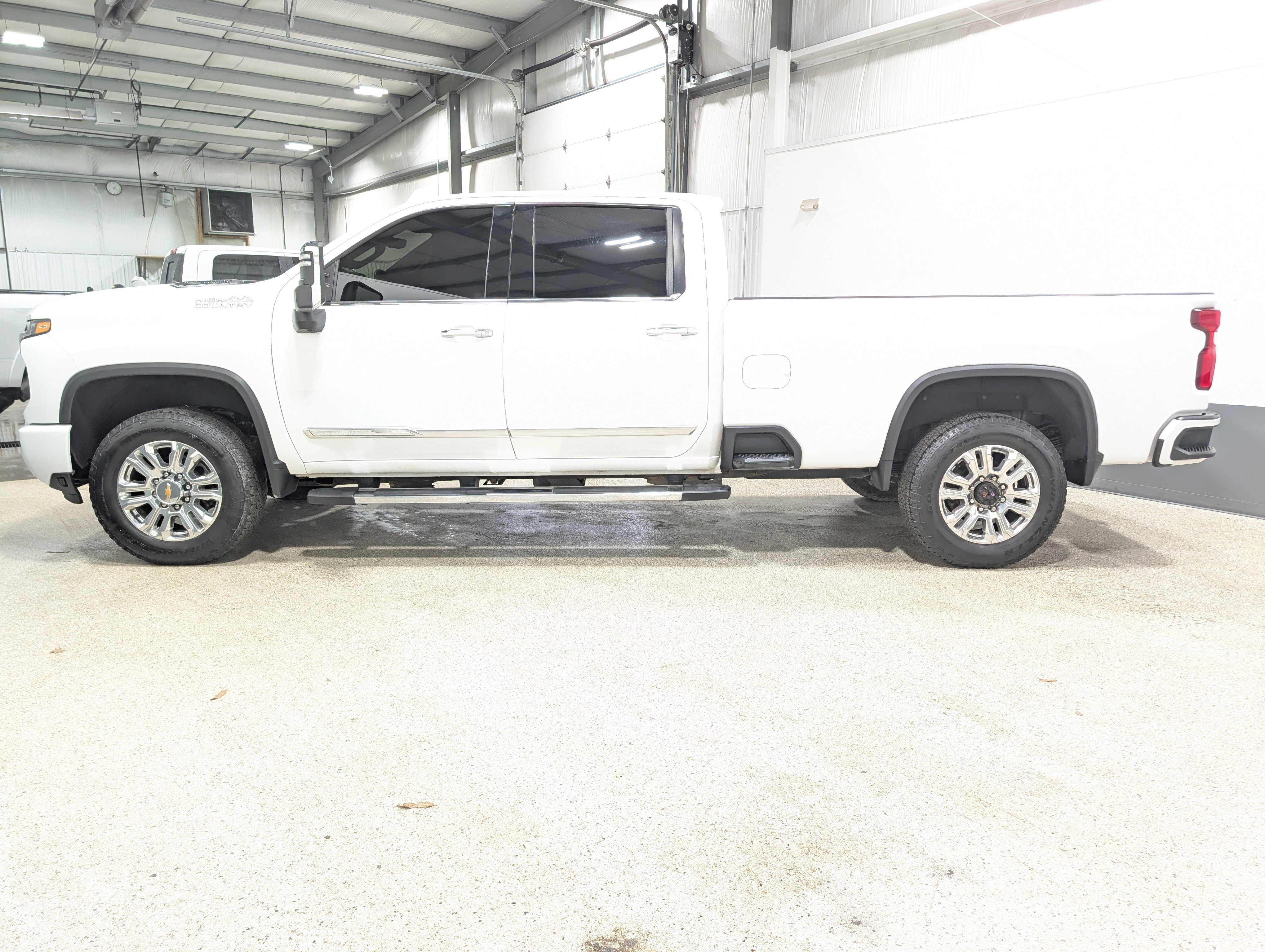 Used 2024 Chevrolet Silverado 3500 High Country w/ High Country Premium Package AWD/4WD image 6