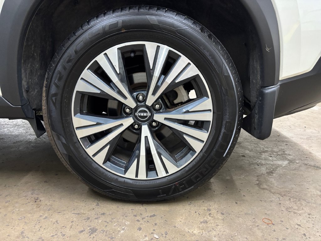 Used 2023 Nissan Rogue SV AWD/4WD image 35