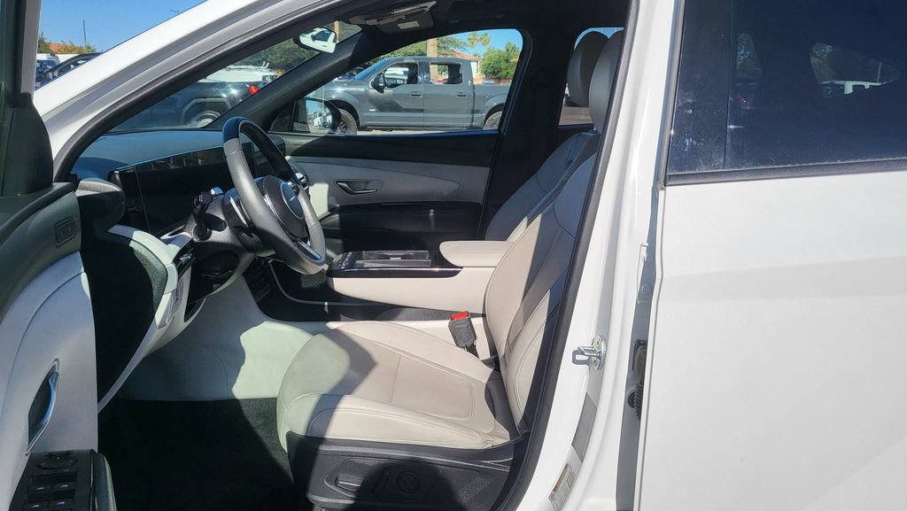Used 2025 Hyundai Tucson Limited FWD image 28