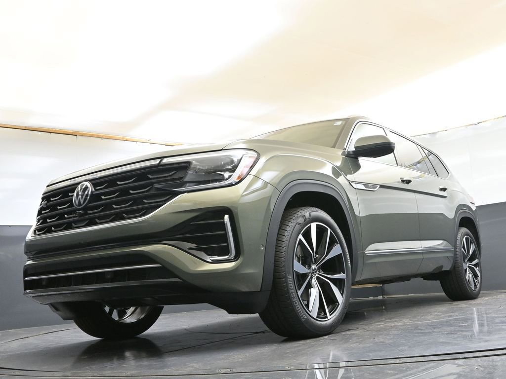 Used 2025 Volkswagen Atlas SEL Premium R-Line image 39
