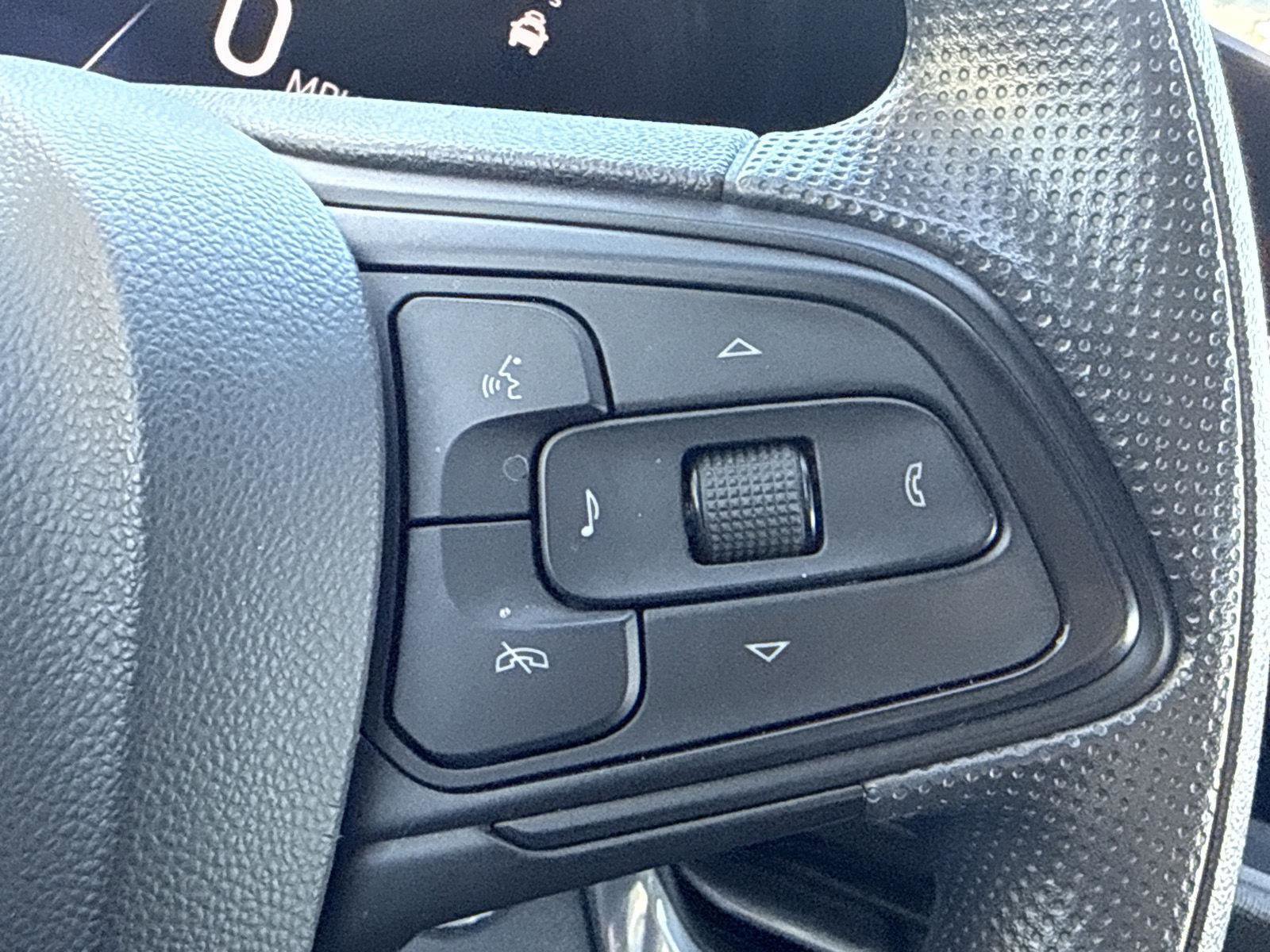 Used 2024 Buick Envista Preferred w/ Advanced Safety Package image 19