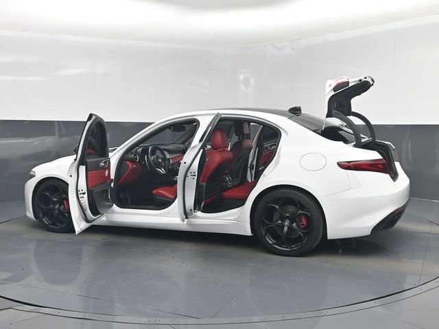 Used 2021 Alfa Romeo Giulia Ti Sport image 60