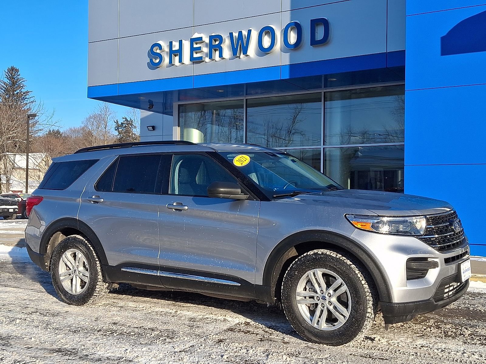 Used 2021 Ford Explorer XLT w/ Class III Trailer Tow Package image 1