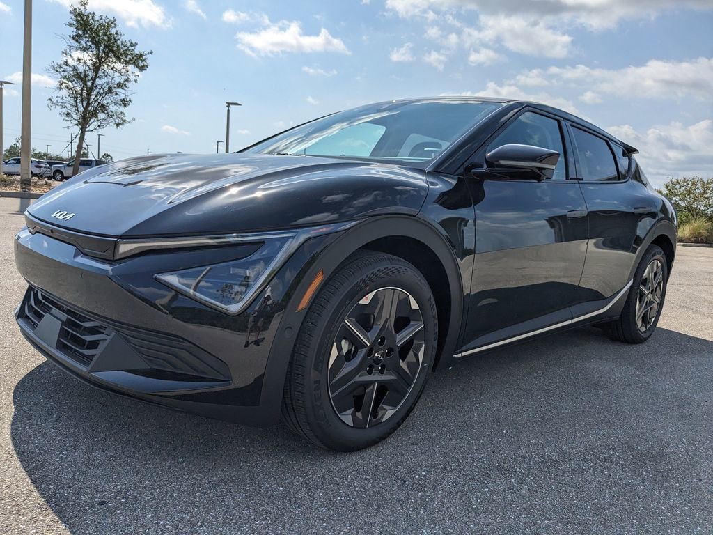 New 2025 Kia EV6 Light w/ Light LR Technology Package RWD image 9
