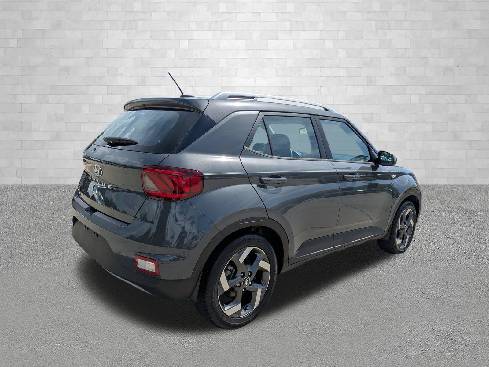 Certified 2023 Hyundai Venue SEL w/ Cargo Package FWD image 2