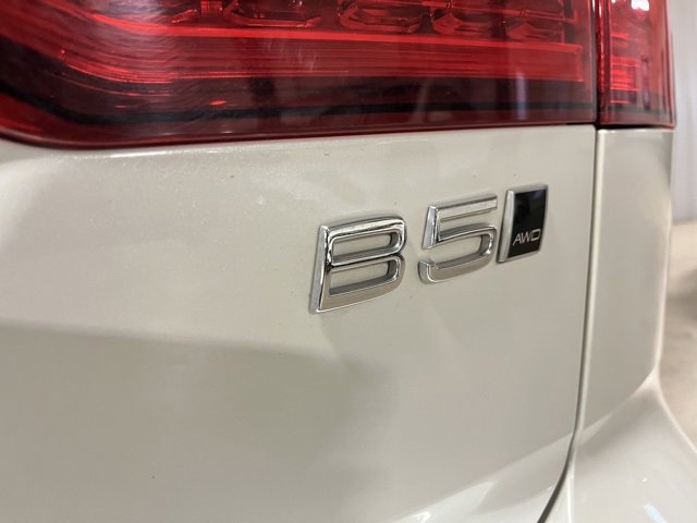 Used 2024 Volvo V60 B5 Cross Country Plus image 32