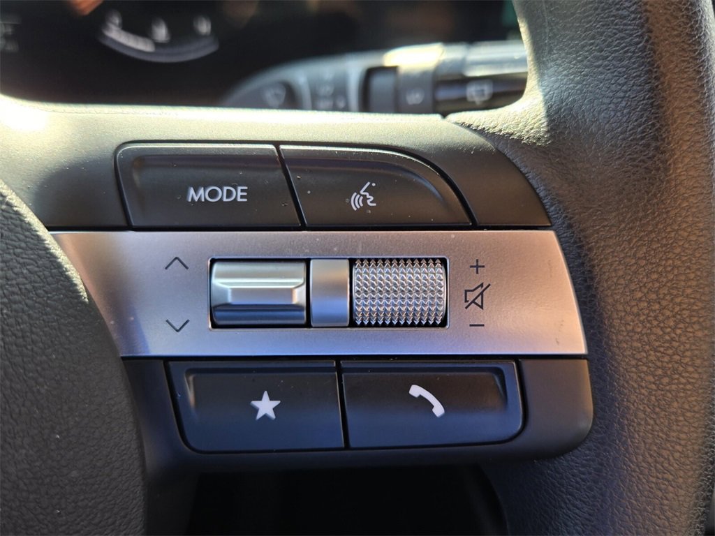 Certified 2025 Hyundai Tucson SE image 26