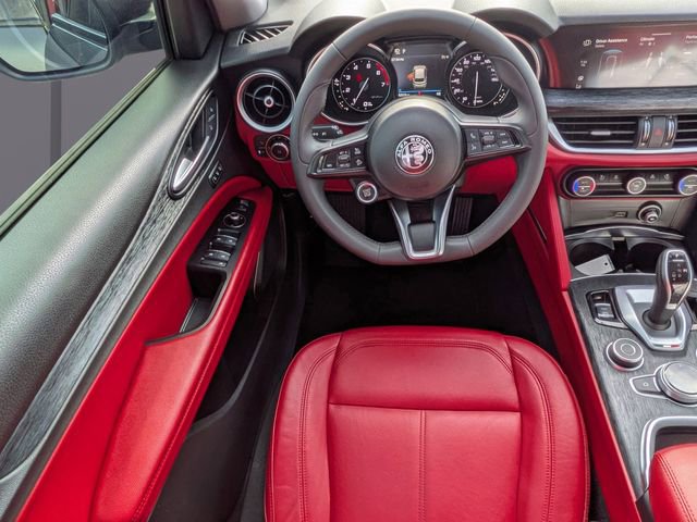 Used 2020 Alfa Romeo Stelvio w/ Nero Edizione image 15