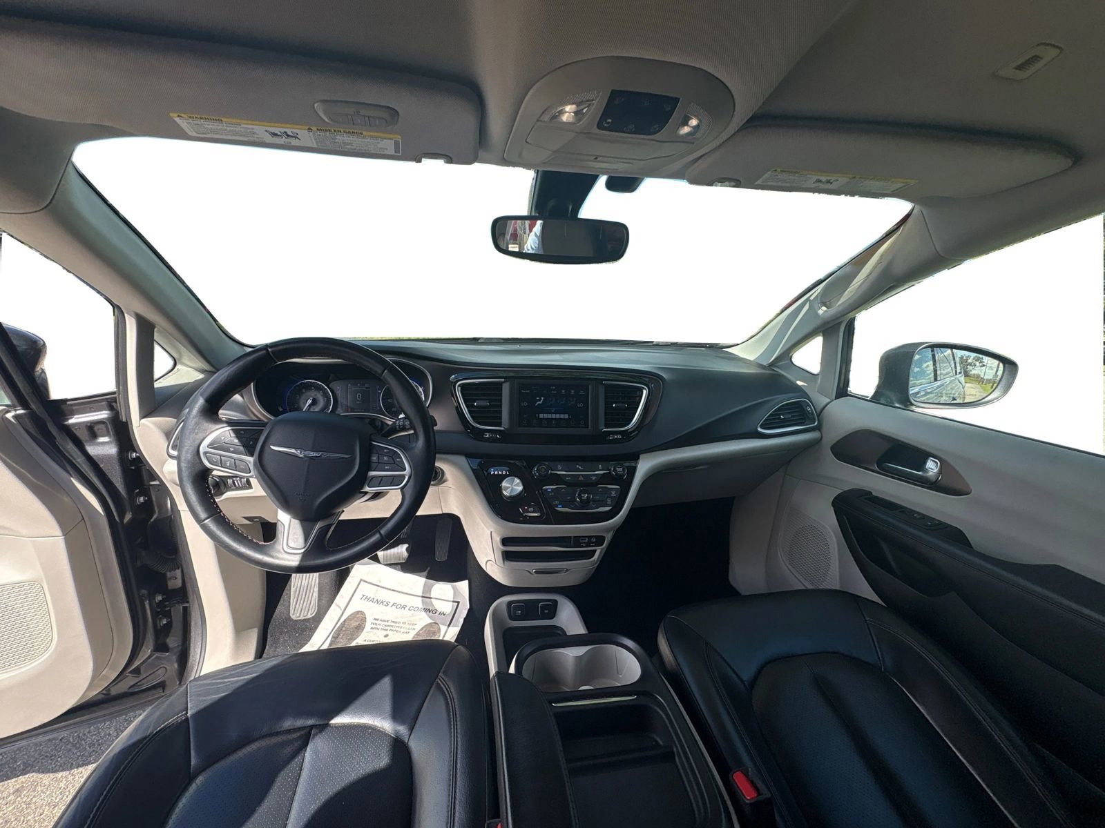 Used 2018 Chrysler Pacifica Touring-L image 13