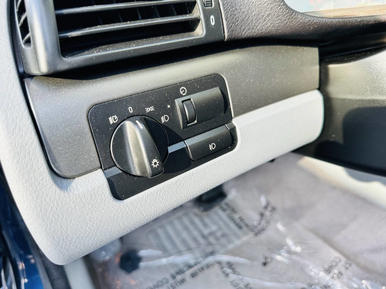 Used 2003 BMW M3 Convertible image 12