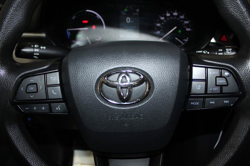 Used 2023 Toyota Sienna LE w/ LE Plus Package FWD image 17