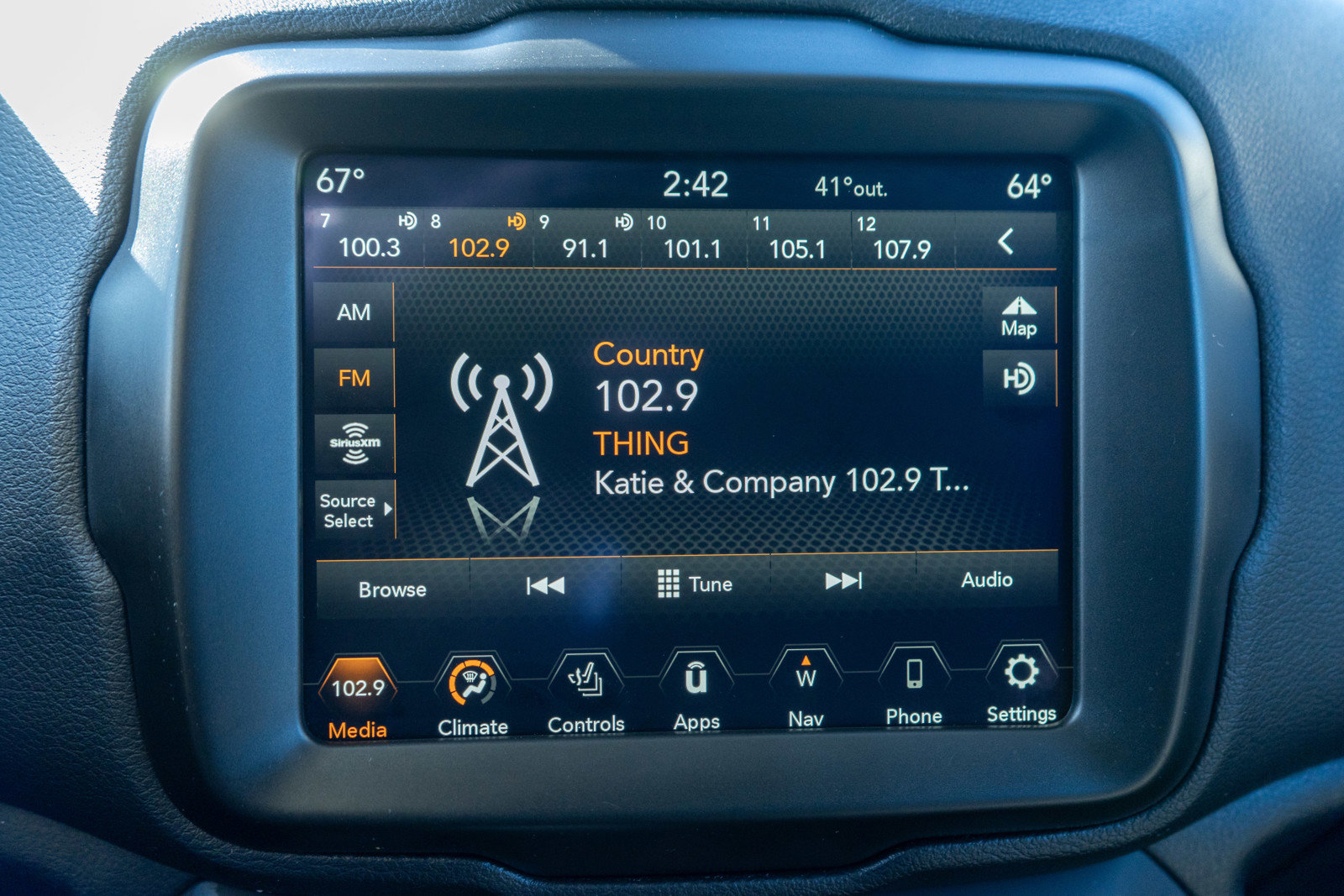 Used 2023 Jeep Renegade Limited w/ Limited Elite Group image 16