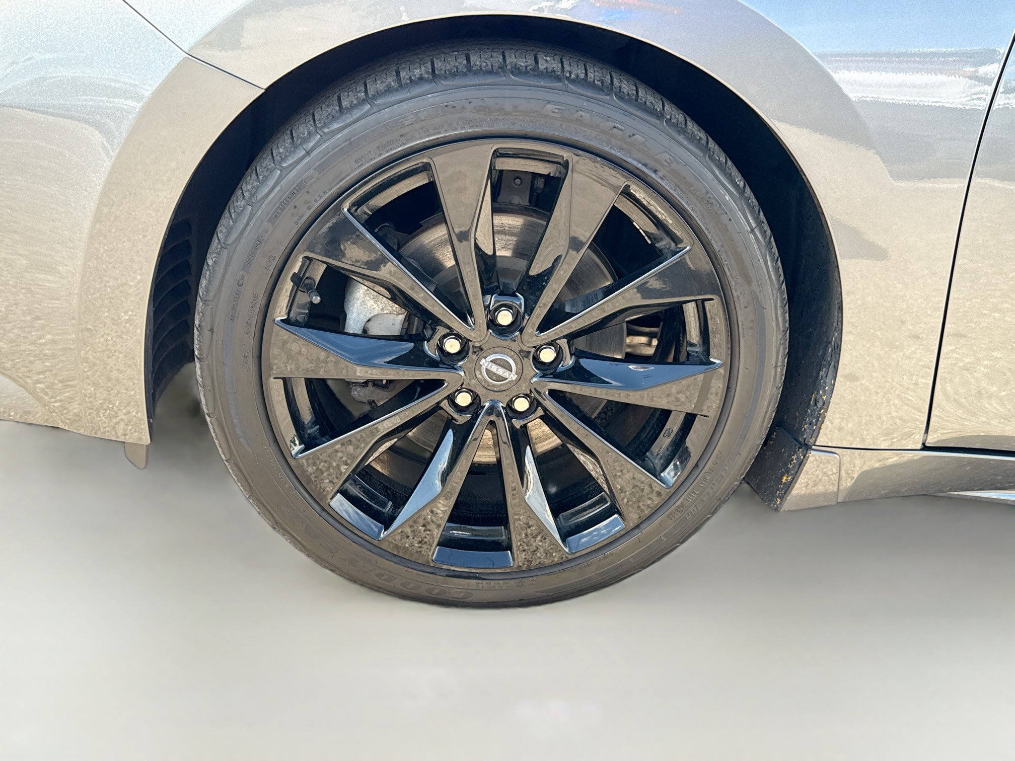 Used 2023 Nissan Maxima SR w/ Sport Mat Group image 41