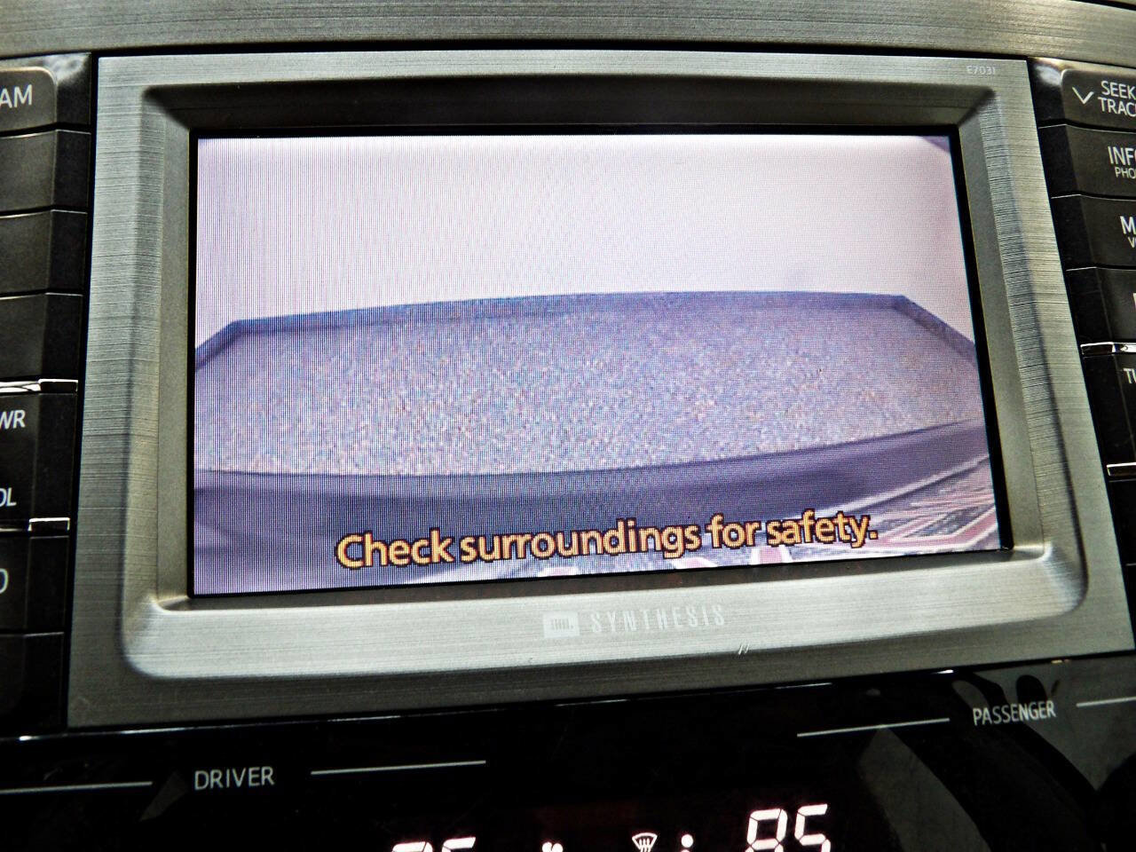 Used 2011 Toyota Avalon Limited FWD image 17