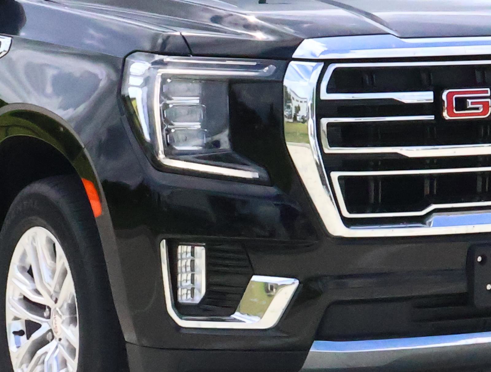 Used 2023 GMC Yukon SLT w/ SLT Luxury Package RWD image 7