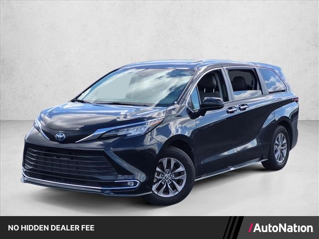 Used 2022 Toyota Sienna XLE FWD image 1