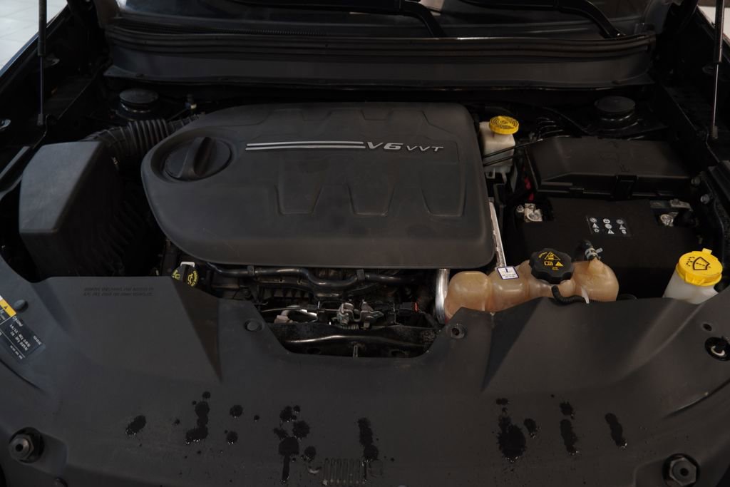 Used 2019 Jeep Cherokee Limited image 36