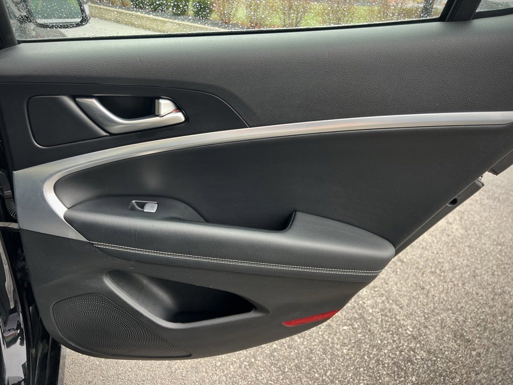 Used 2022 Genesis G70 2.0T image 27