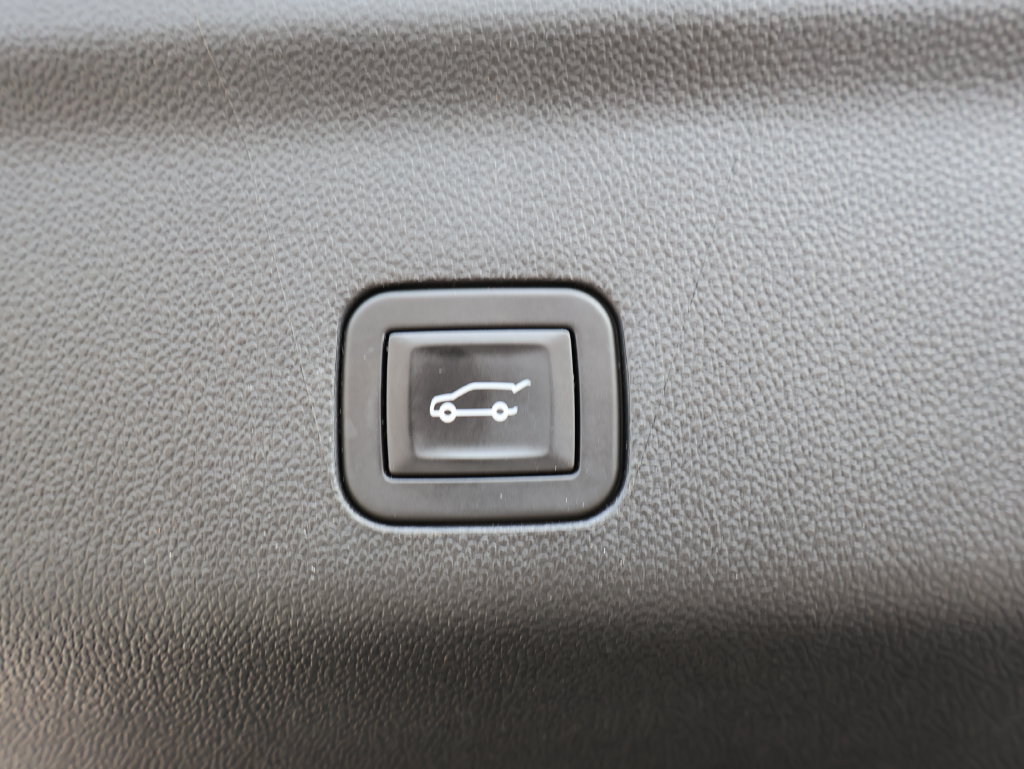 Certified 2024 GMC Yukon XL Denali AWD/4WD image 36