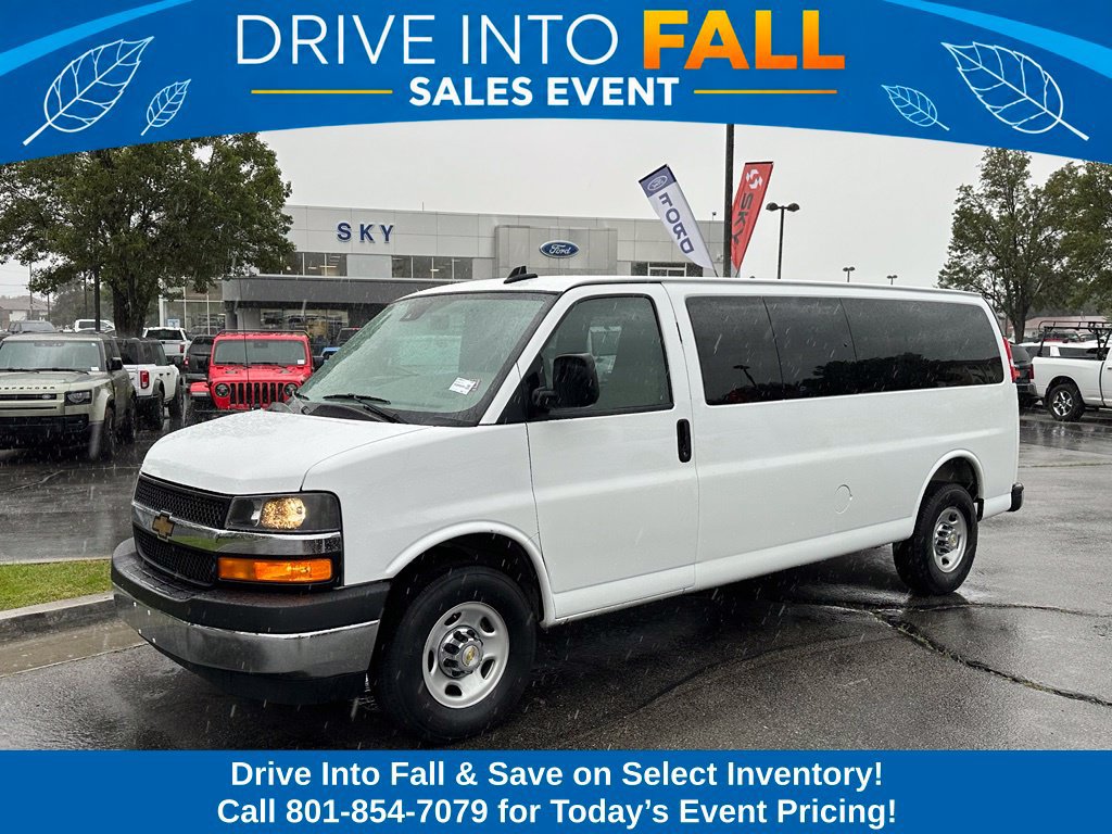 Used 2025 Chevrolet Express 3500 LT w/ LT Preferred Equipment Group RWD image 1
