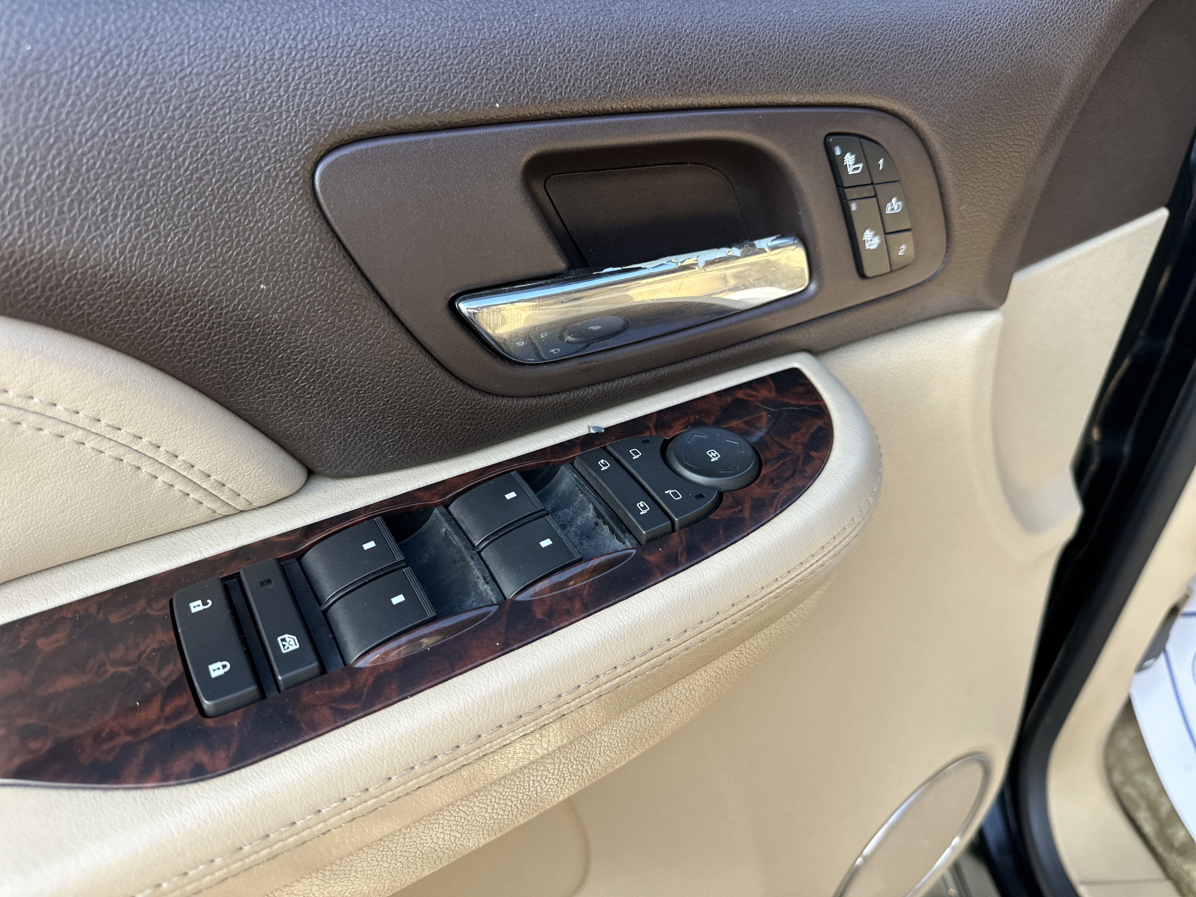 Used 2007 GMC Yukon Denali image 17