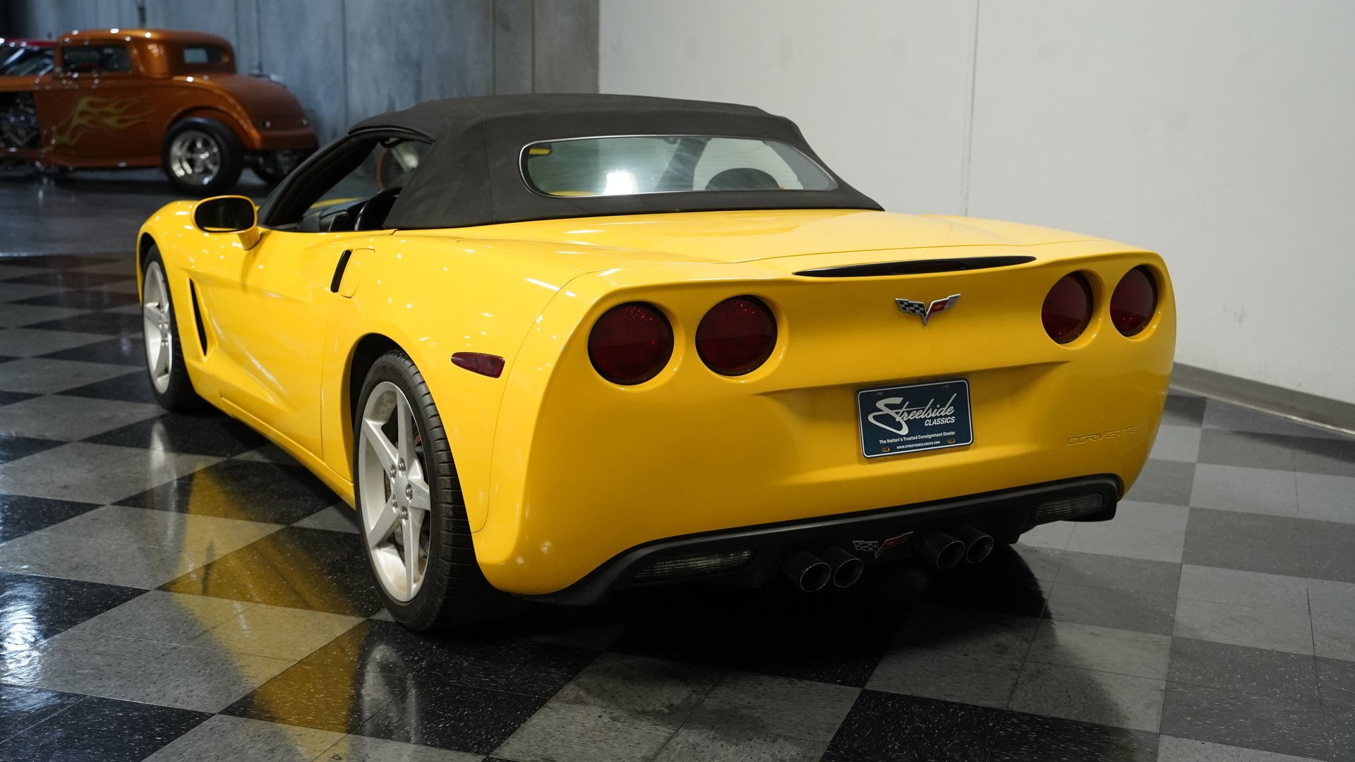 Used 2005 Chevrolet Corvette Convertible w/ Performance Handling Package image 8
