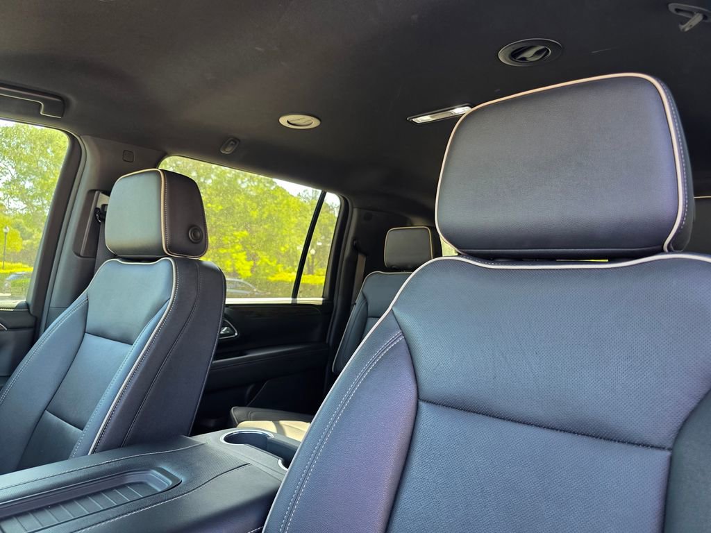Used 2023 Chevrolet Suburban Premier image 13