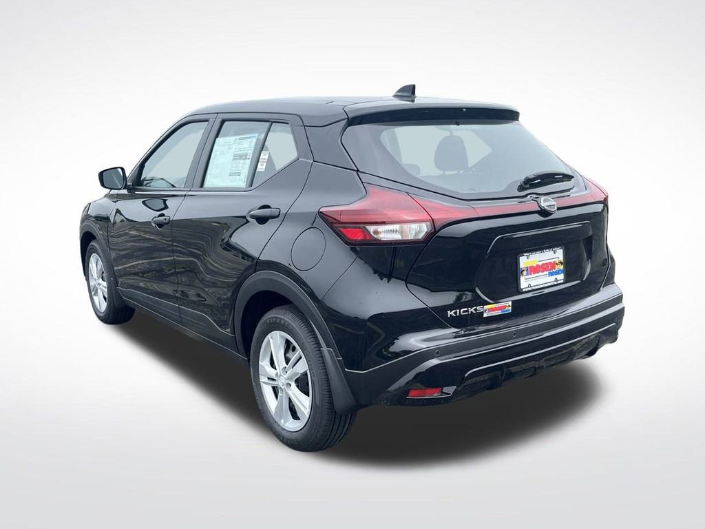 New 2025 Nissan Kicks Play S image 3