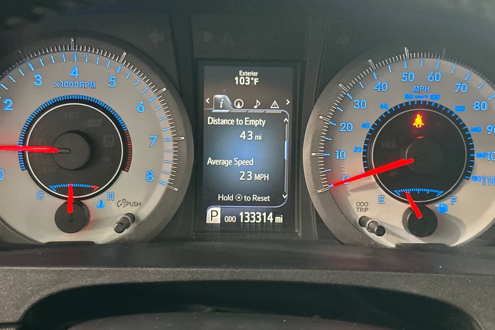 Used 2015 Toyota Sienna SE w/ SE Preferred Package FWD image 32