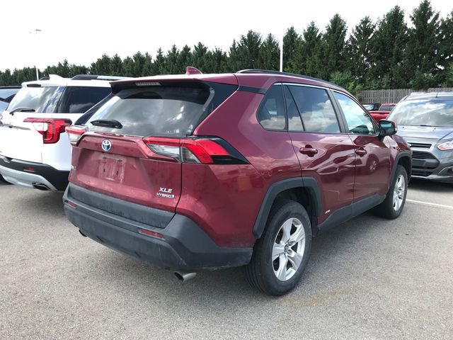 Used 2020 Toyota RAV4 XLE image 3