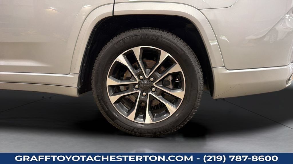 Used 2021 Jeep Grand Cherokee L Overland w/ Luxury Tech Group IV AWD/4WD image 28