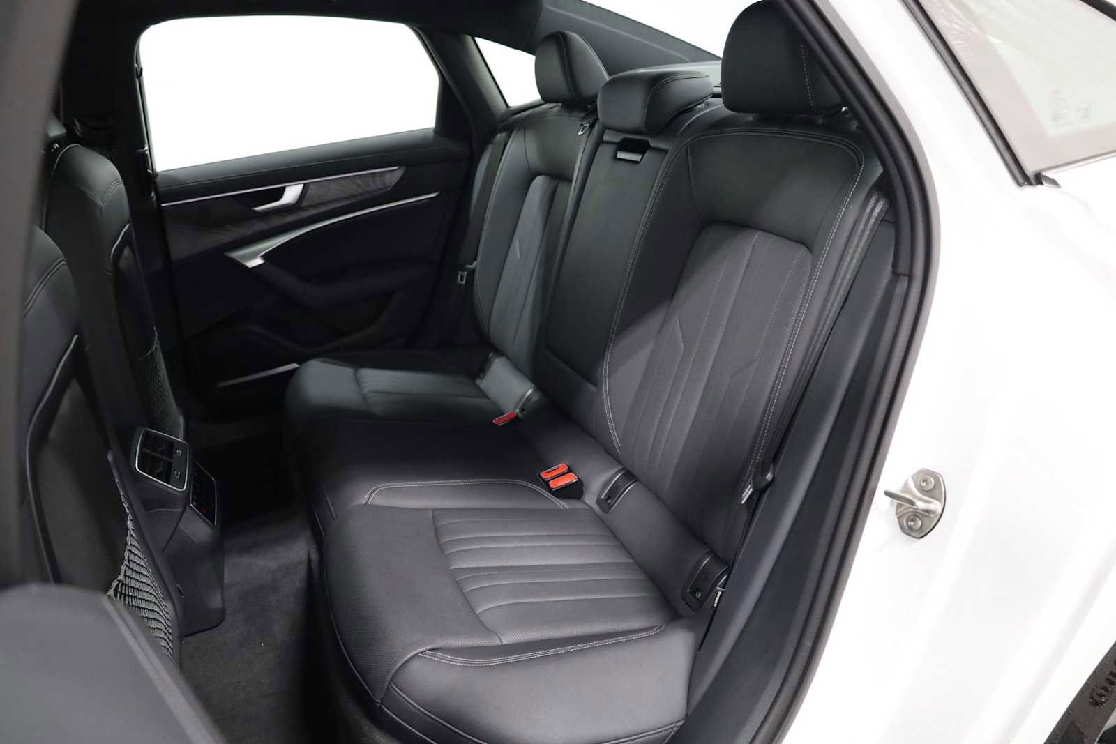Used 2025 Audi A6 Premium Plus w/ Premium Plus Package image 34