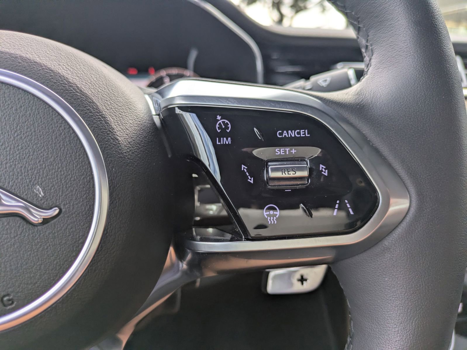 Used 2024 Jaguar XF R-Dynamic SE image 18