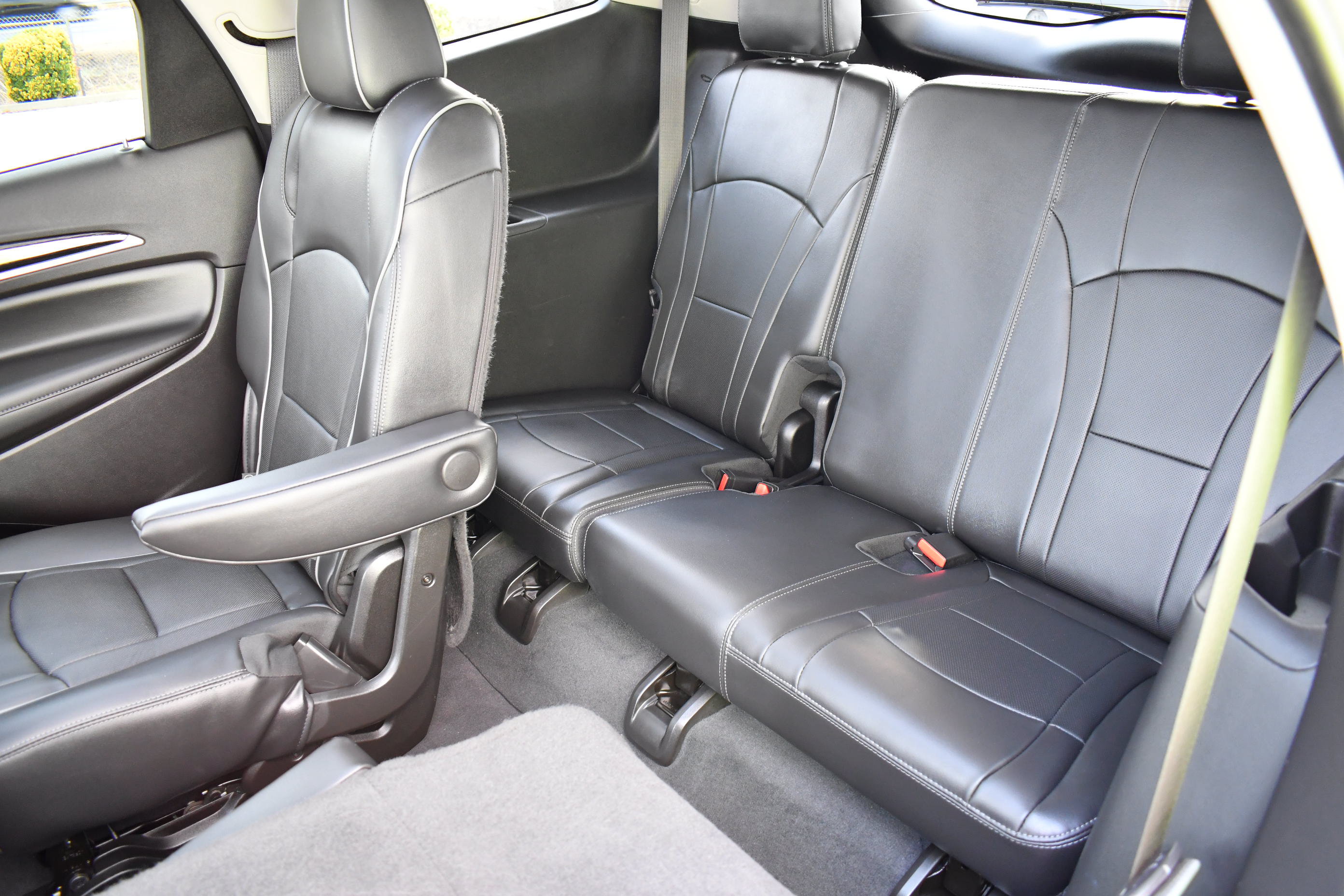 Used 2021 Buick Enclave Avenir w/ Avenir Technology Package AWD/4WD image 15