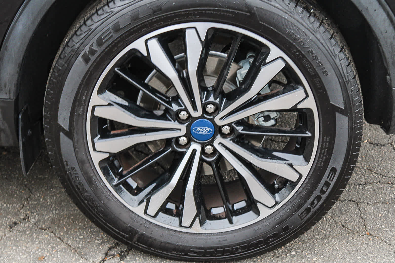 Used 2022 Ford Escape SE w/ SE Sport Appearance Package image 11