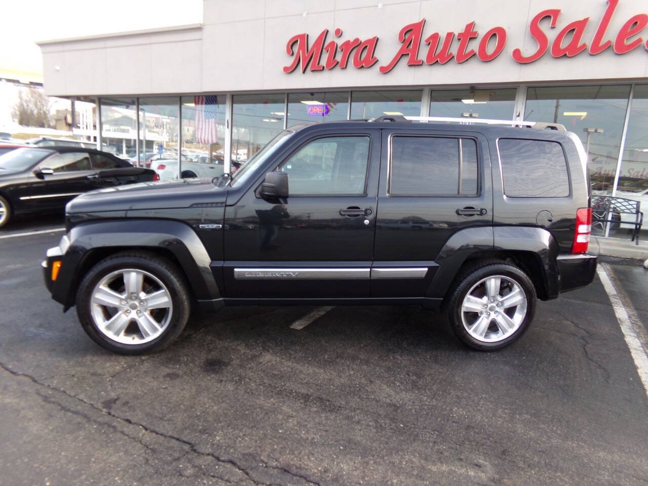 Used 2012 Jeep Liberty Limited Jet w/ Comfort/Convenience Group AWD/4WD image 3