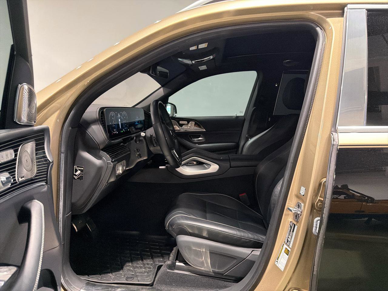 Used 2023 Mercedes-Benz Maybach GLS 600 4MATIC image 15