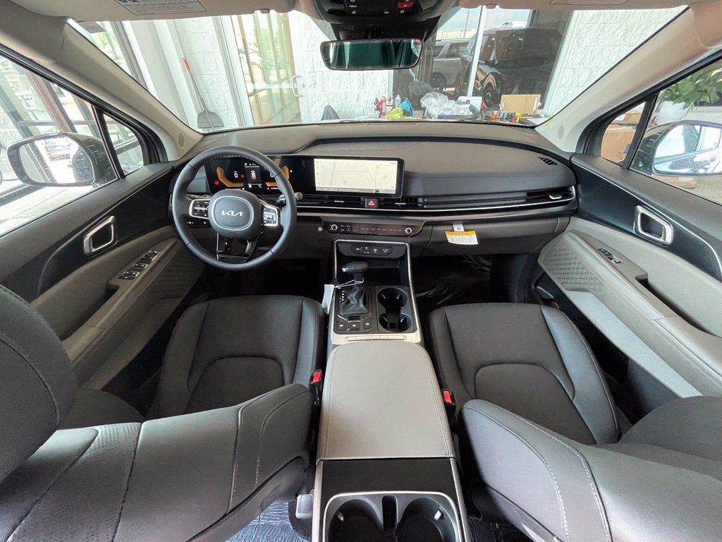 New 2026 Kia Carnival FWD image 22
