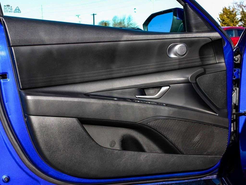 Used 2023 Hyundai Elantra SEL image 8