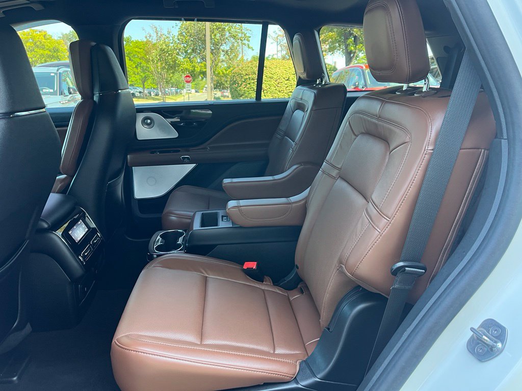 Certified 2024 Lincoln Aviator Reserve w/ Equipment Group 201A AWD/4WD image 13