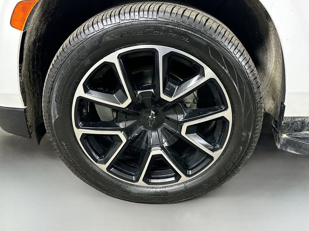 Used 2022 Chevrolet Suburban RST w/ Sport Performance Package image 8